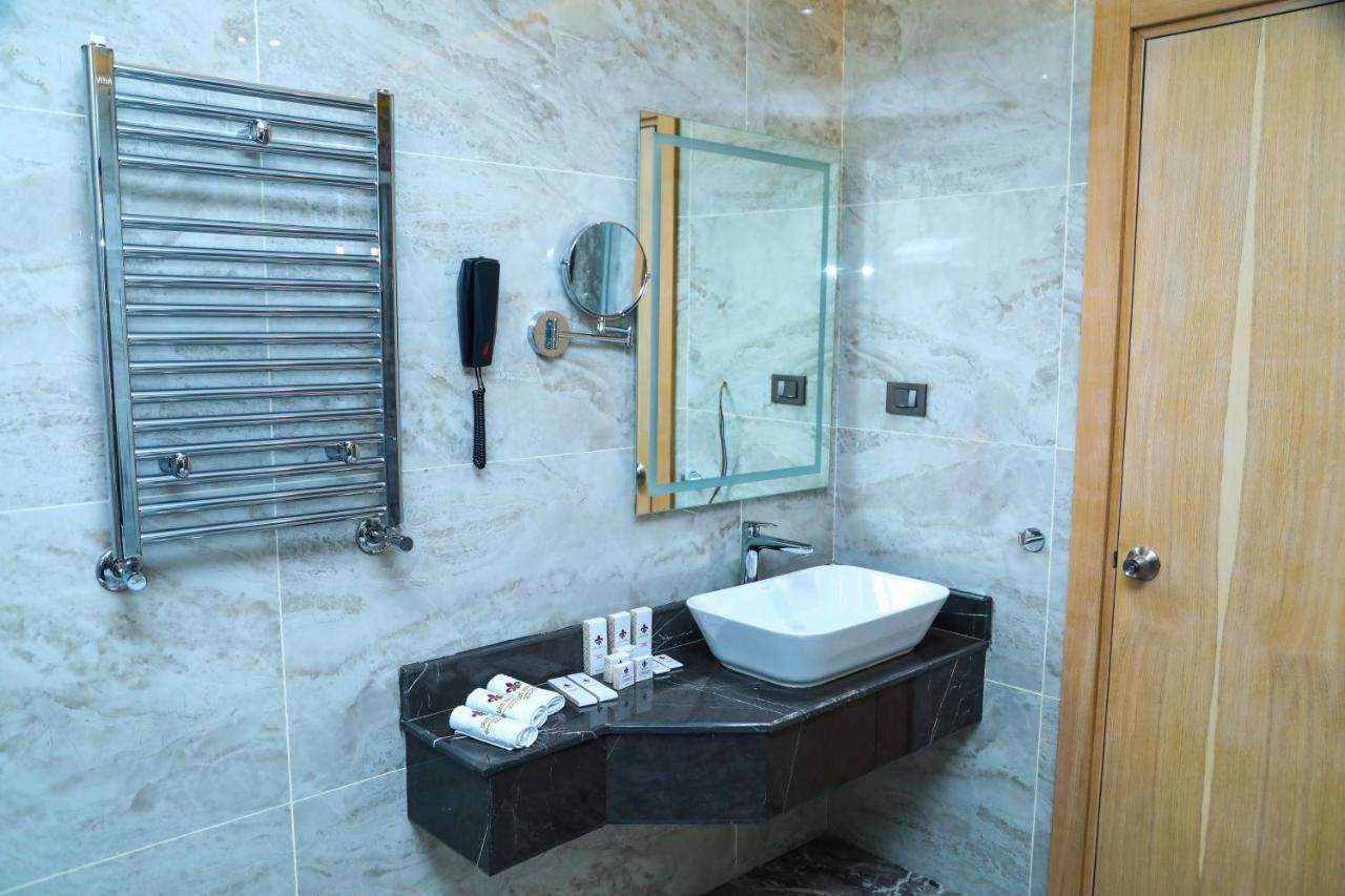 Iris Hotel Baku - Halal Hotel Exteriör bild